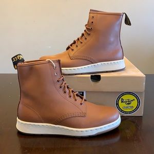 Dr. Martens Newton Boot, size 9 Women (8 Men, EU 41)